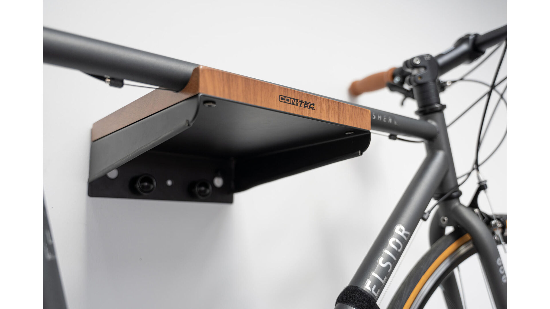 03409441_CONTEC_Wandpraesenter_bikeArt_Shelf_2.jpg